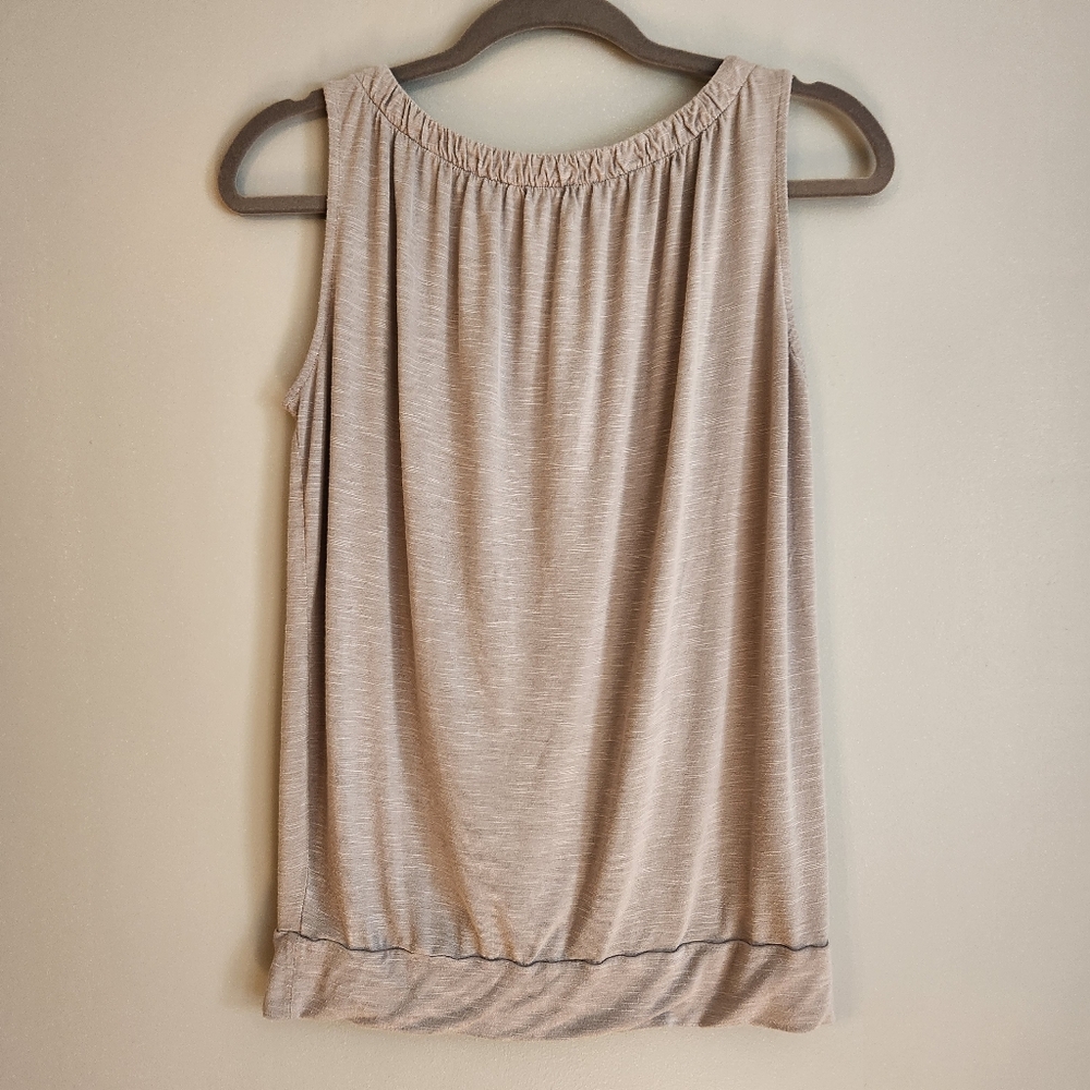 2 Loft Outlet Sleeveless Tops - Picture 7 of 10
